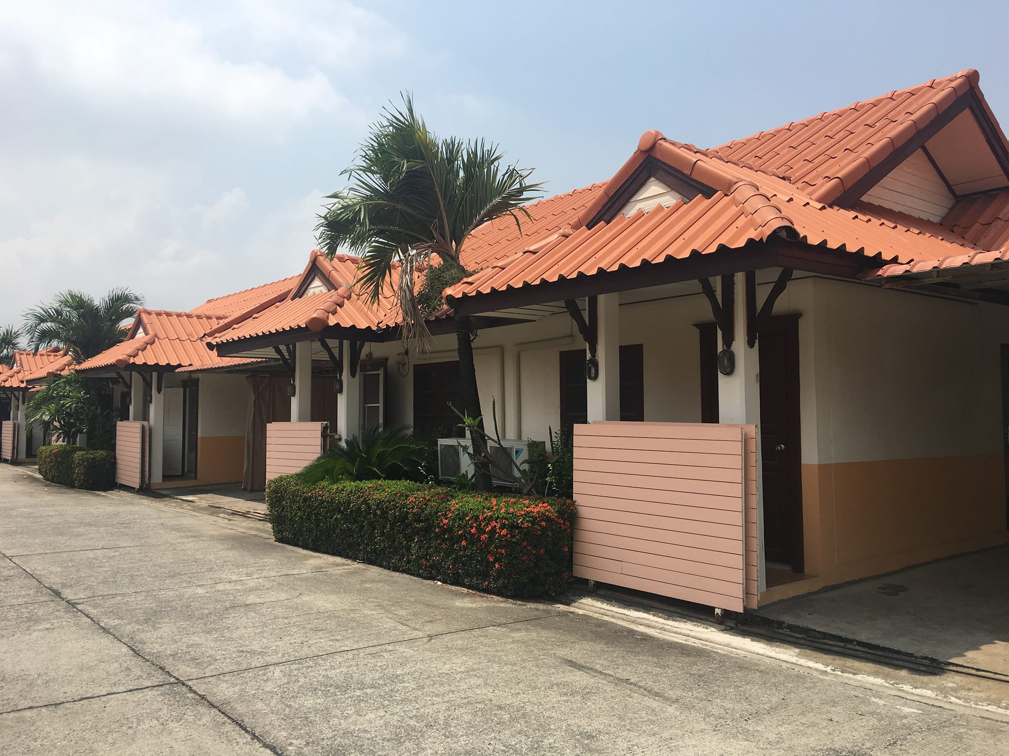 โรงแรม 3 เหรียญ  รีสอร์ท