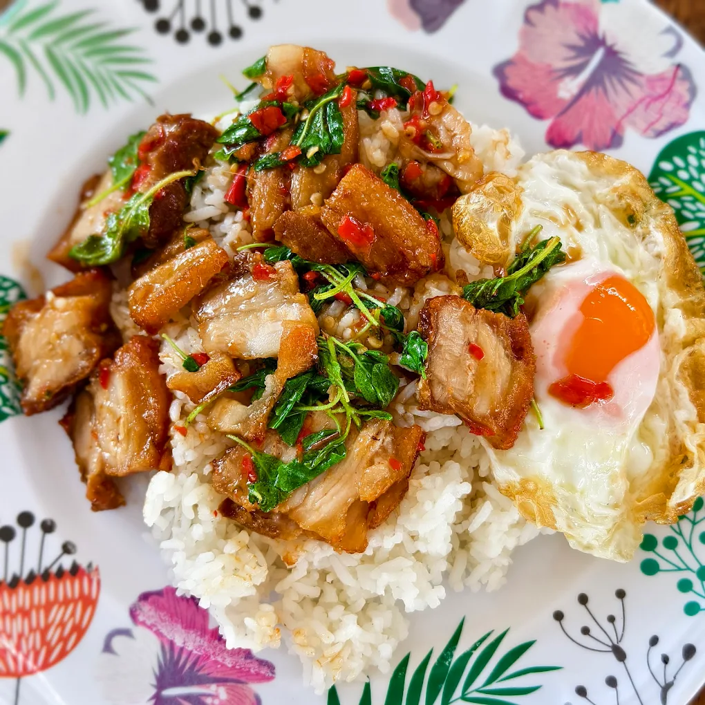 ร้านยืนงงในดงถาด