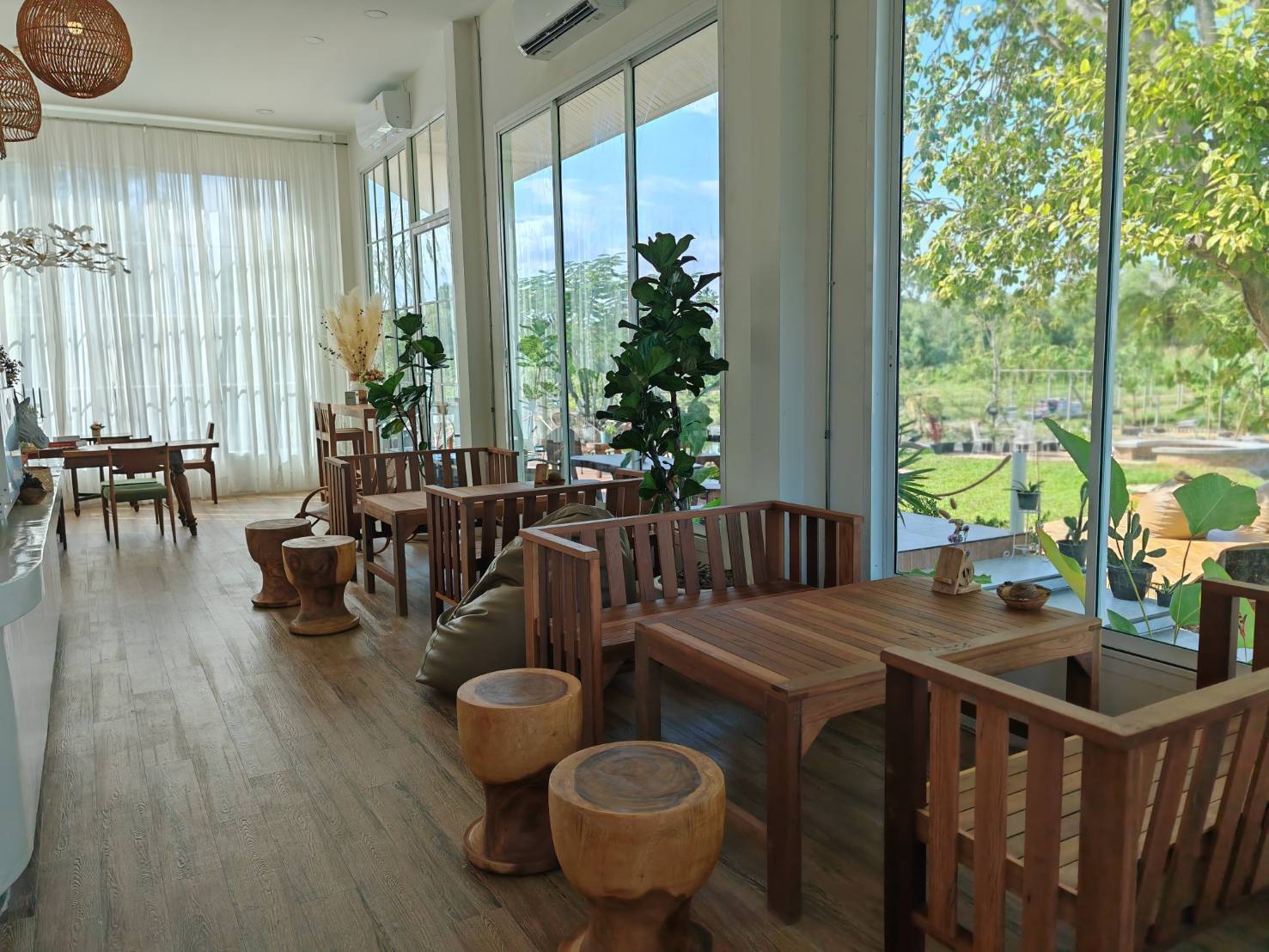 Me Farm​ สุข​ Cafe​