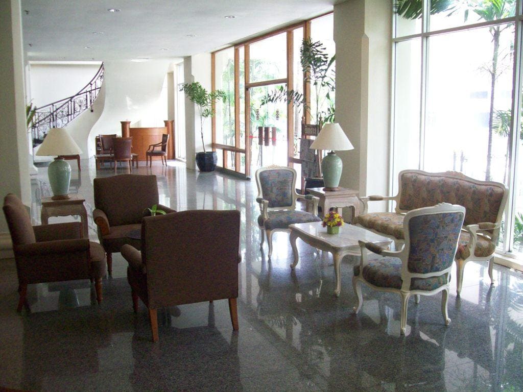 Manhattan Hotel