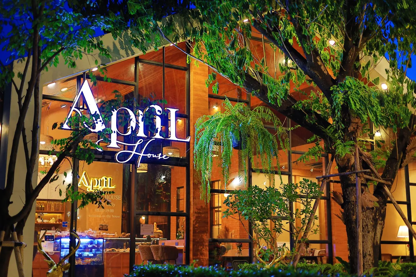 Aprilhouse café
