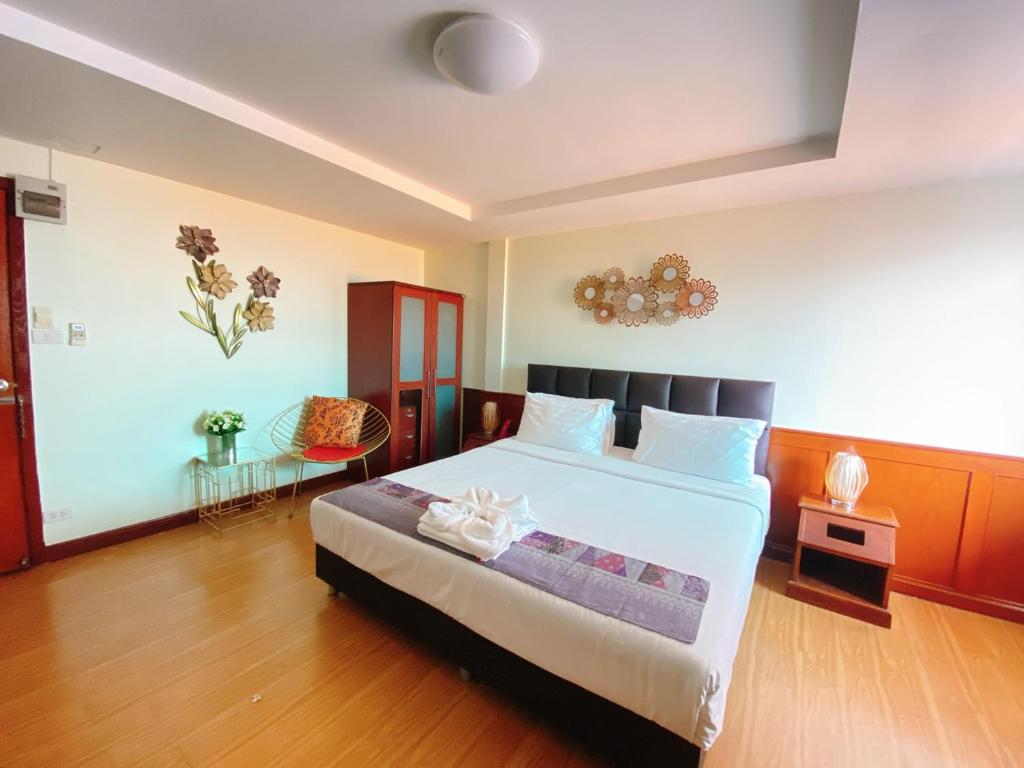 Navanakorn Golden View Hotel
