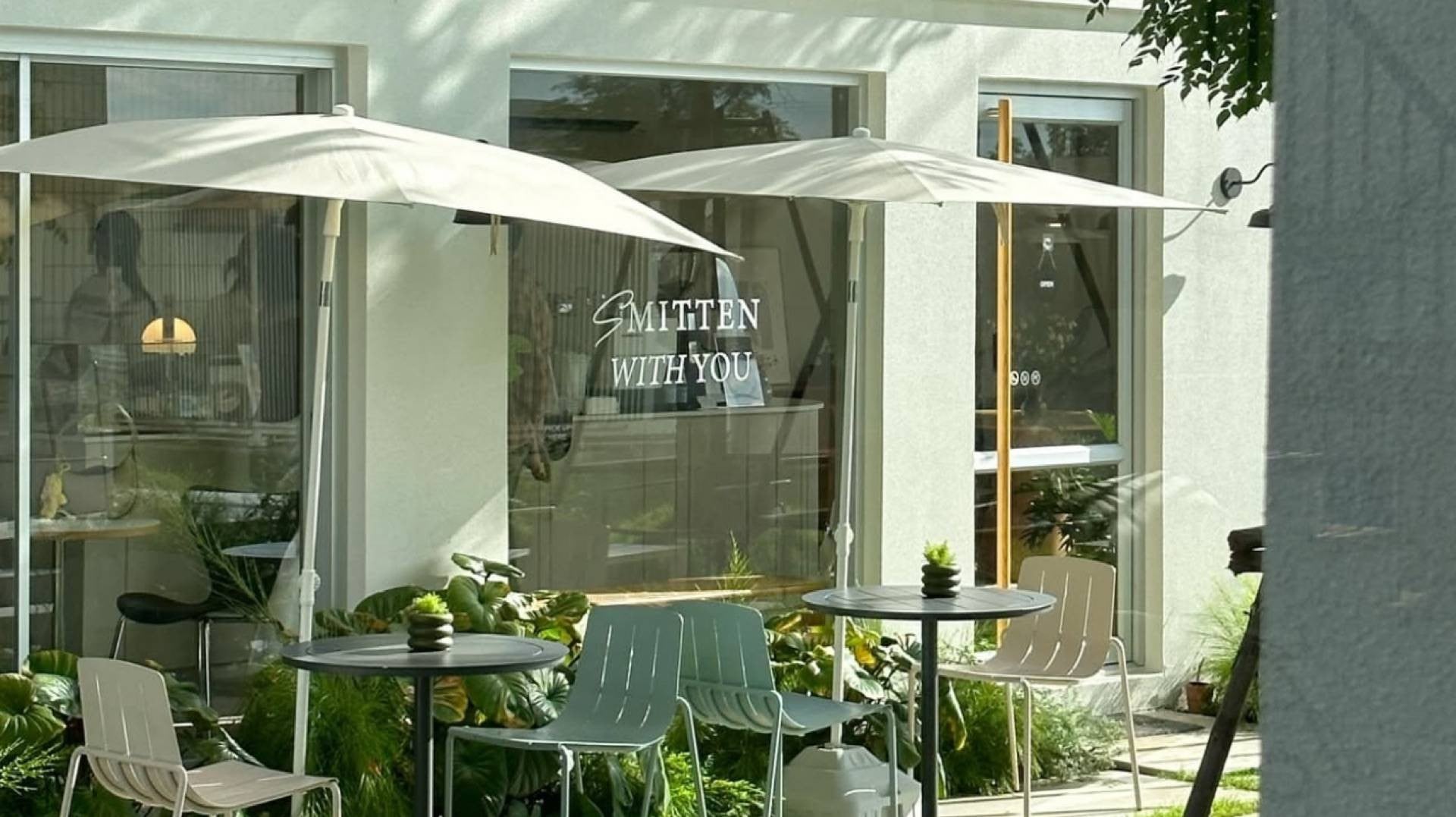 Smitten Cafe & Decor